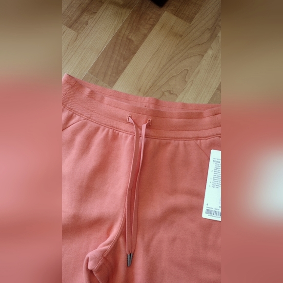 Lululemon Scuba High-Rise Jogger NWT - Picture 3 of 6